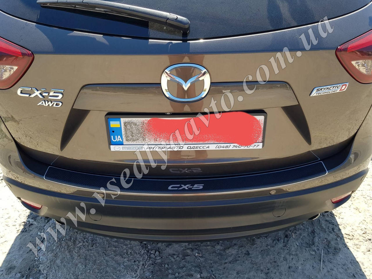 

Накладка на бампер с загибом Mazda CX-5 с 2012-2017 гг. (Carbon), Желтый