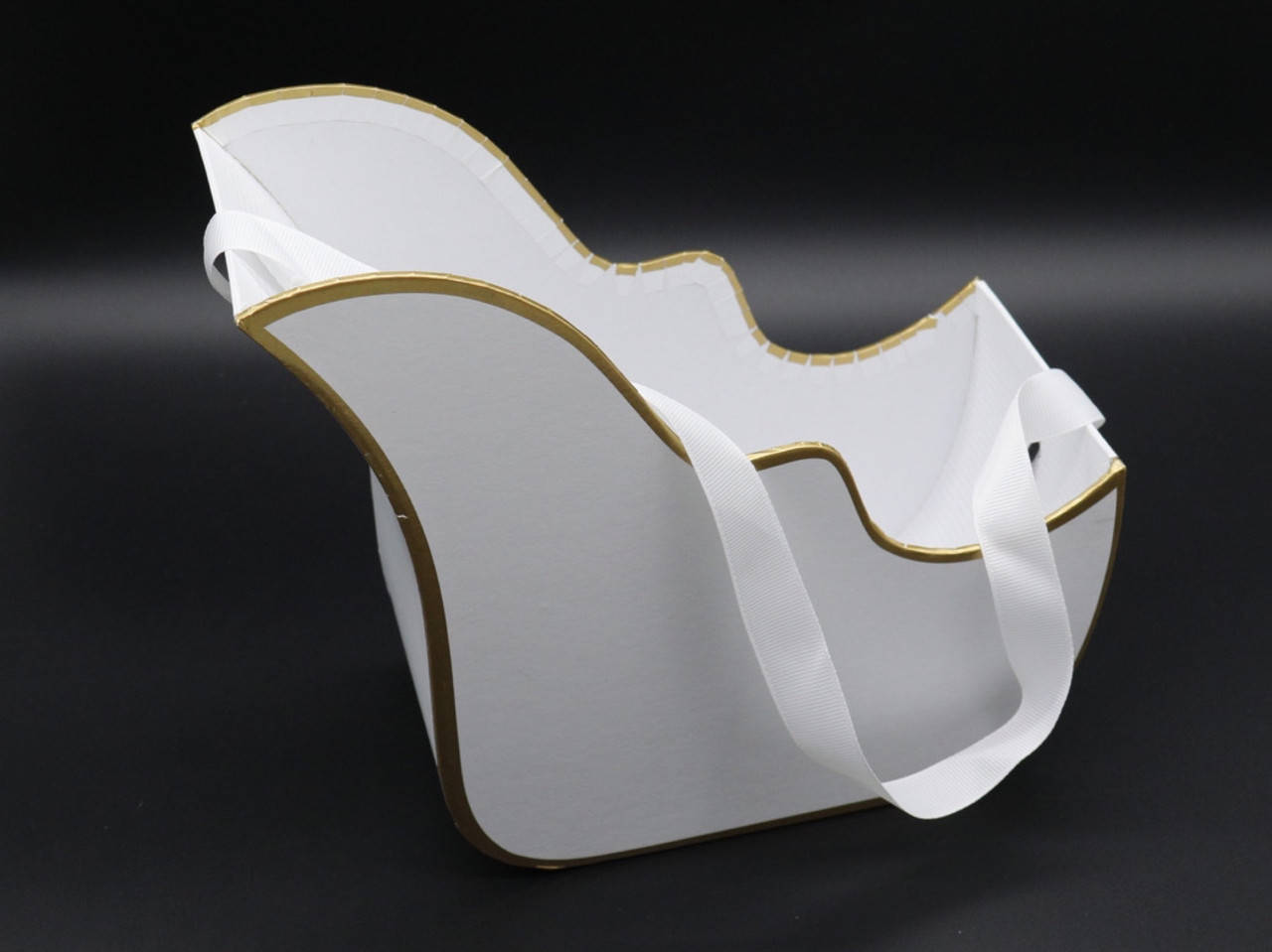 

Коробки для цветов с ручками. "Карета". Цвет белый. 22х16см