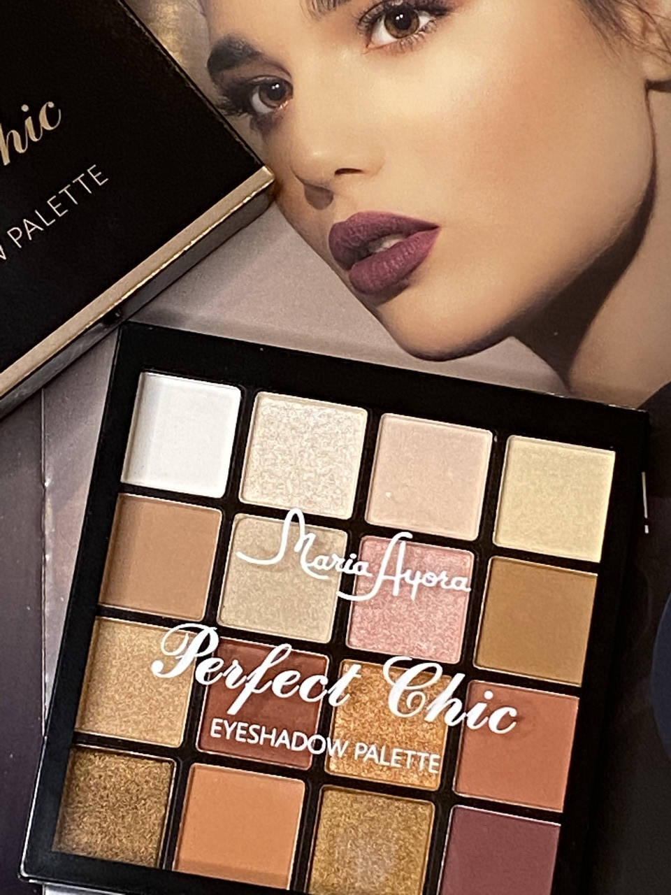 

MARIA AYORA 16 Colors Eyeshadow Palette Waterproof Eye Makeup 02