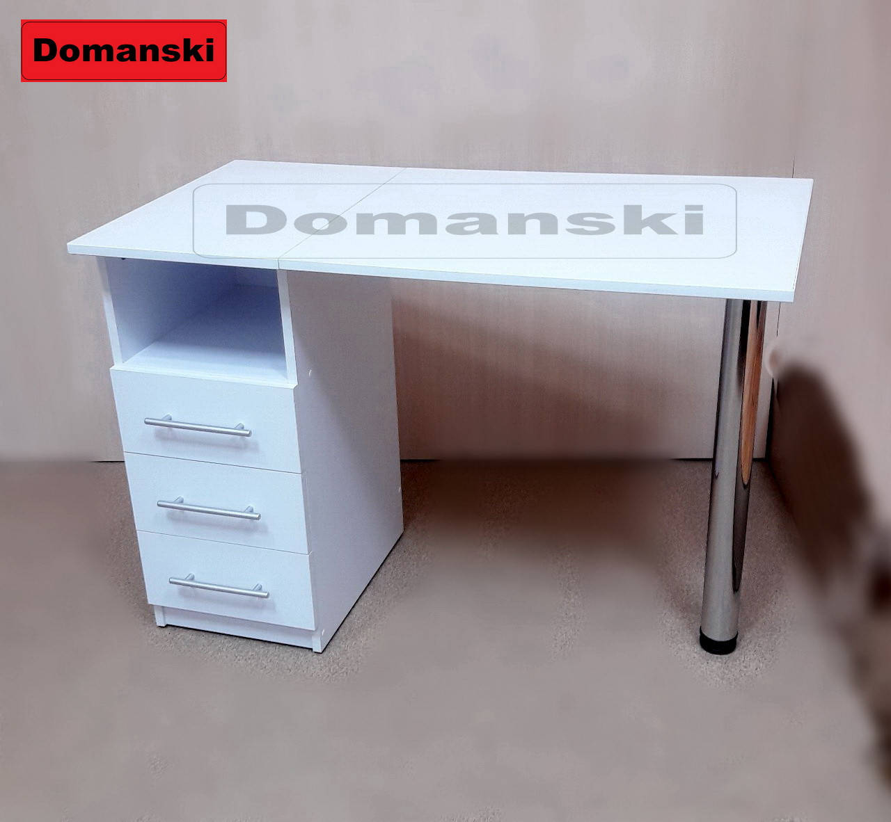 

Маникюрный стол с ящиками. Столешница прямая., Разные цвета