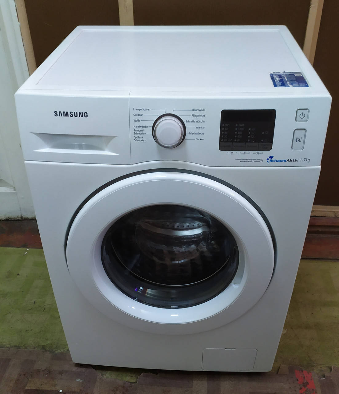 

Функциональная стиральная машина 7 кг Samsung SchaumAktiv 1-7 KG WF70F5E0R4W из Германии с гарантией