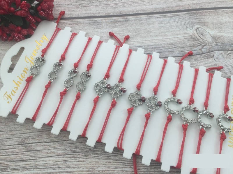 

Браслет красная нить