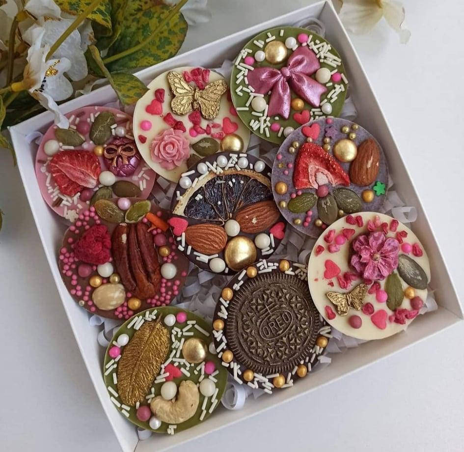 

Шоколадный подарочный набор ассорти Сладкий подарок женщине или мужчине.