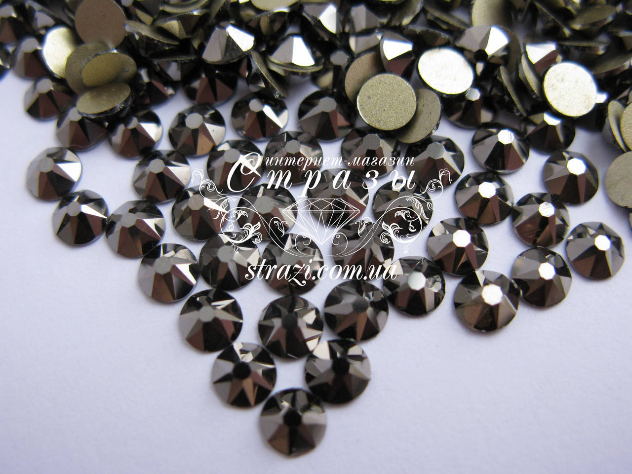 

Стразы ss16 Hematite, Xirius, NEW, 16 граней, 1440шт. (4,0мм)