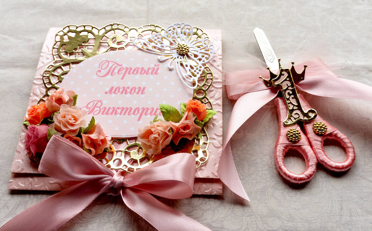 

Набор конверт для Первого локона для девочки конверт и ножницы