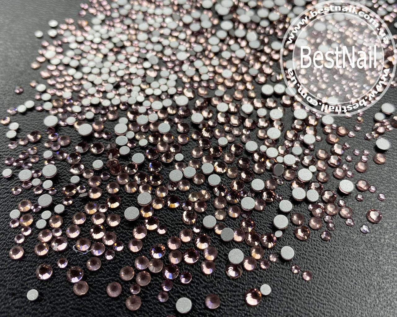 

Стразы микс размеров (стекло) 100 шт.