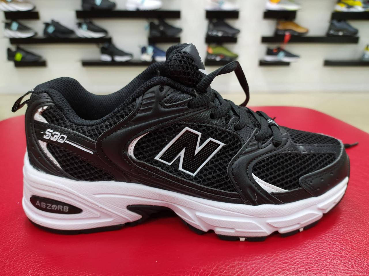 

Женские кроссовки New Balance 530, Черно-белый