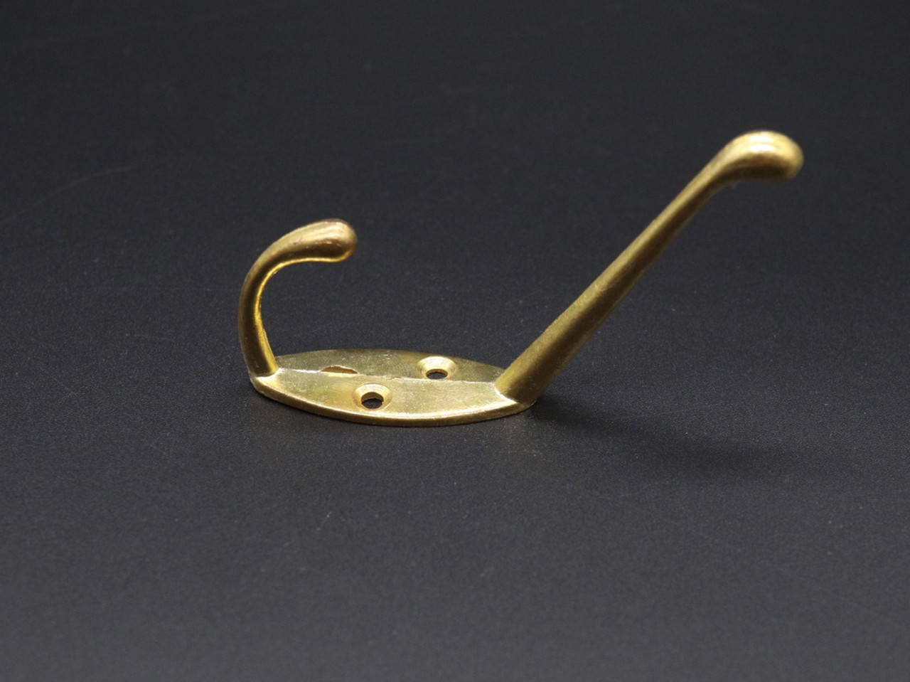 

Вешак для шкафа. Цвет золото.90х18мм