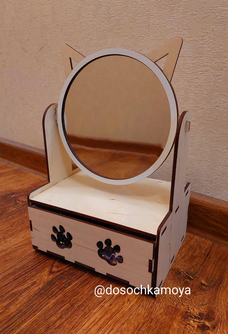 

Шкатулка - дзеркало "cat" для прекрас, резинок