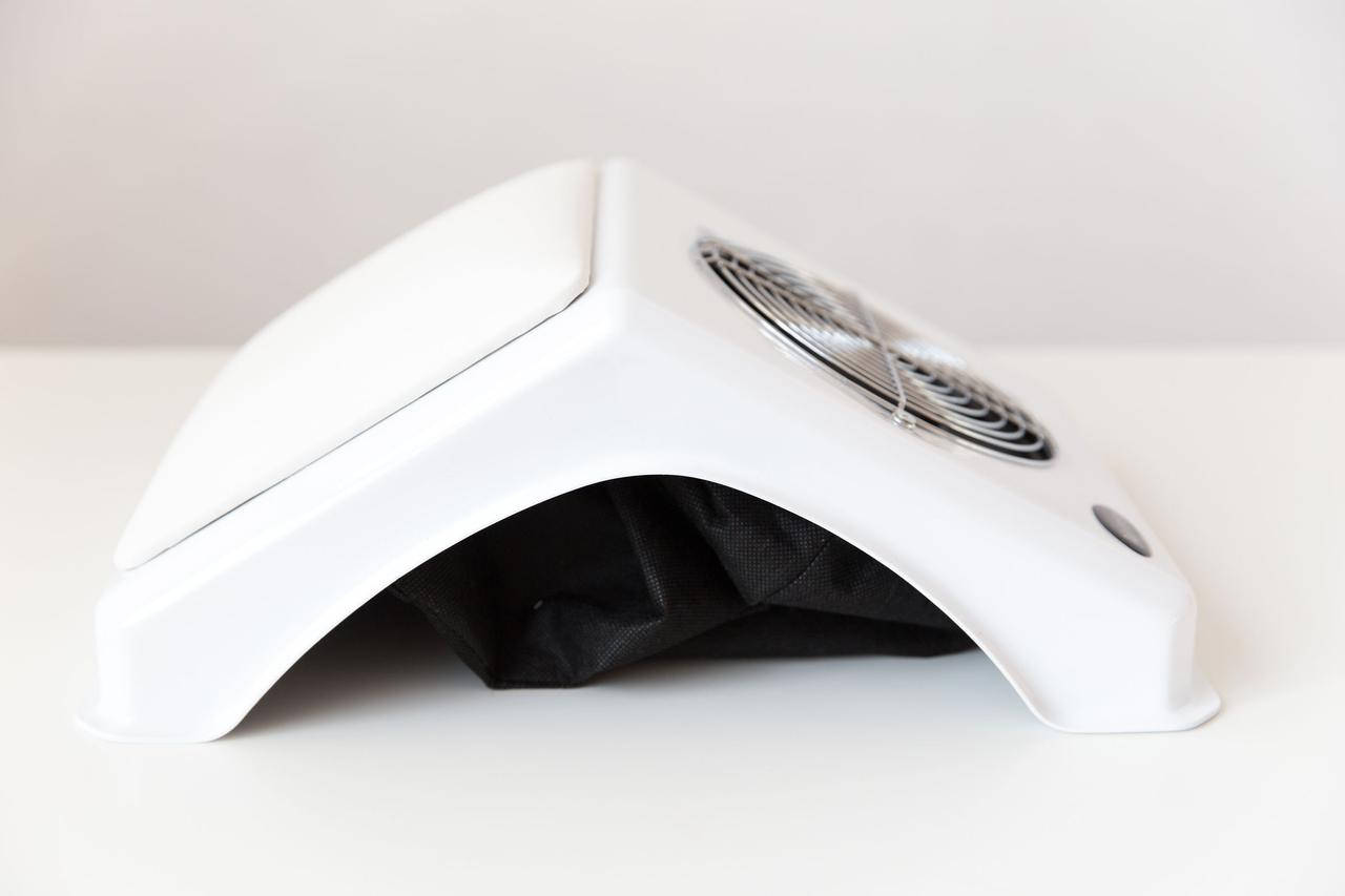 

Вытяжка маникюрная настольная Air max N3 (M150) корпус белый, подушка белая 60Вт