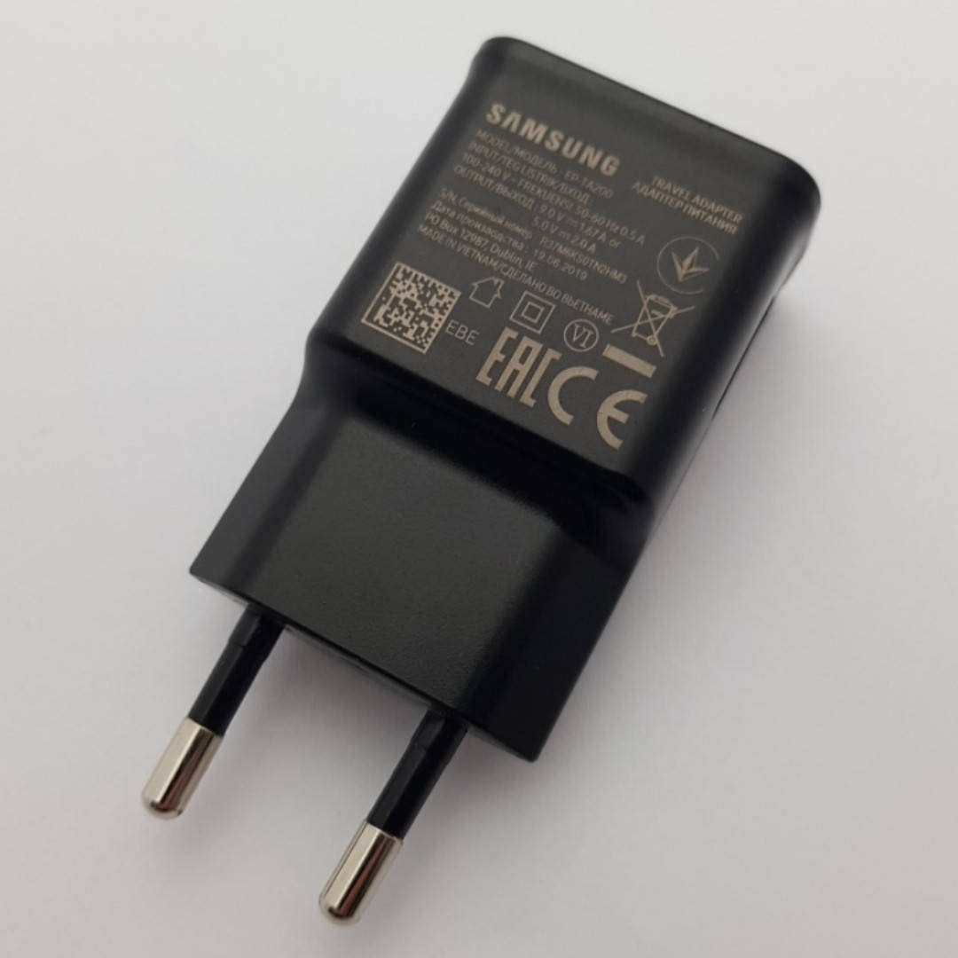 

Оригинальный блок питания Samsung Fast Charge EP-TA200 черный 9V 2.0A 5W с разборки