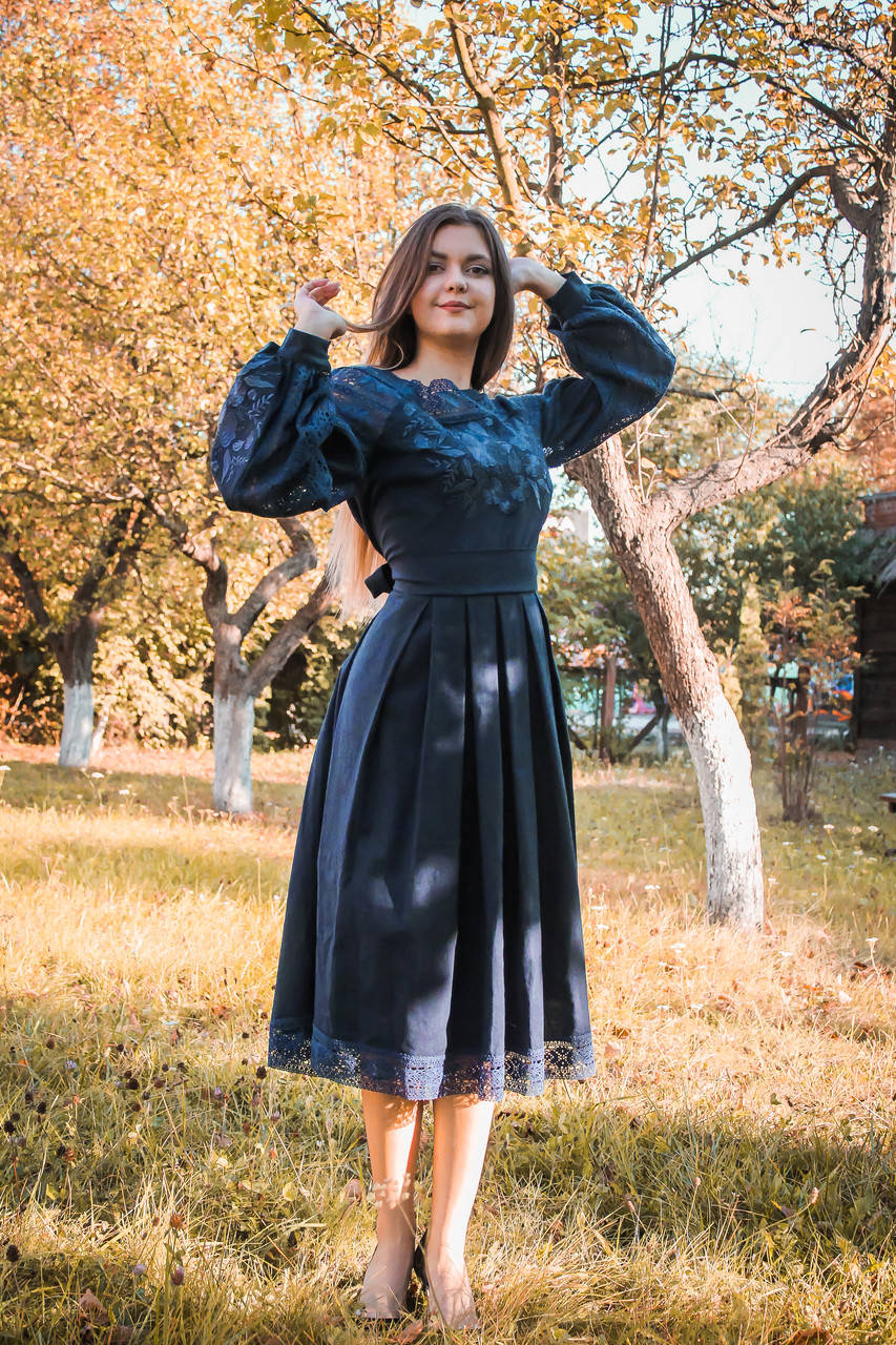 

Сучасна сукня вишиванка