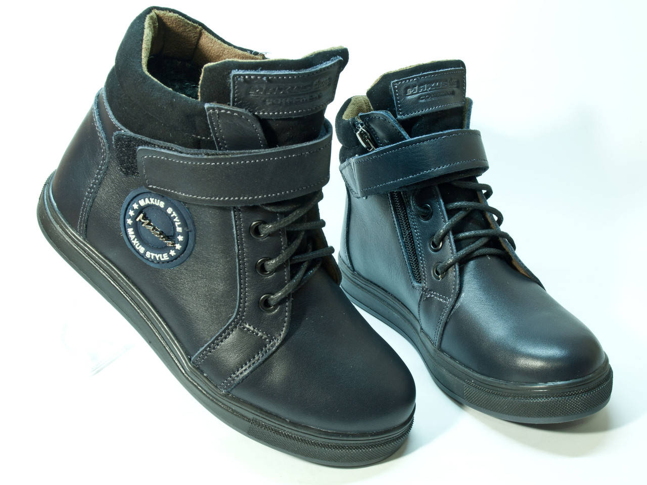 

Зимние ботинки из натуральной кожи на овчине подростковые для мальчика Maxus Shoes