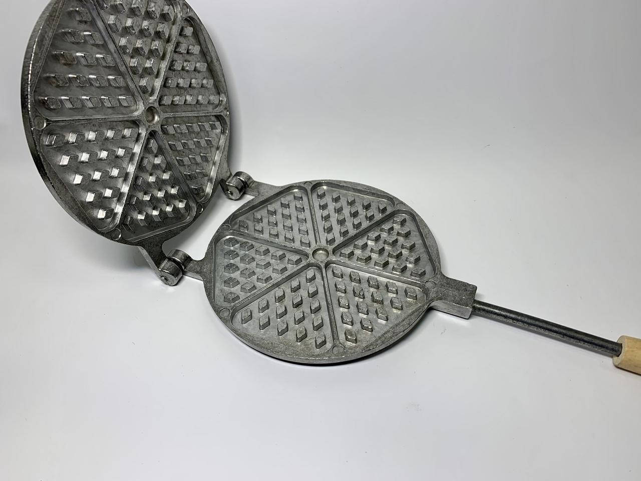 

Форма для выпечки вафель, печенья ,коржей, вафельница круглая, форма для приготовления вафель( малая)