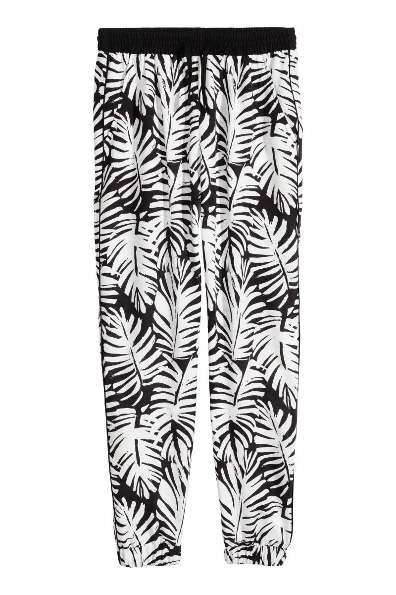 

Брюки для девочки H&M 0295566062 140 СМ Черный 60256