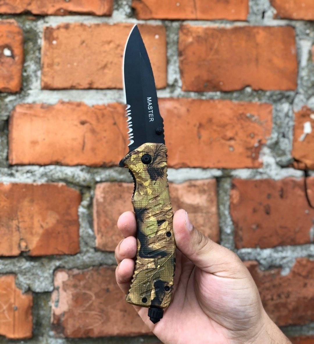 

Раскладной охотничий нож с огнивом