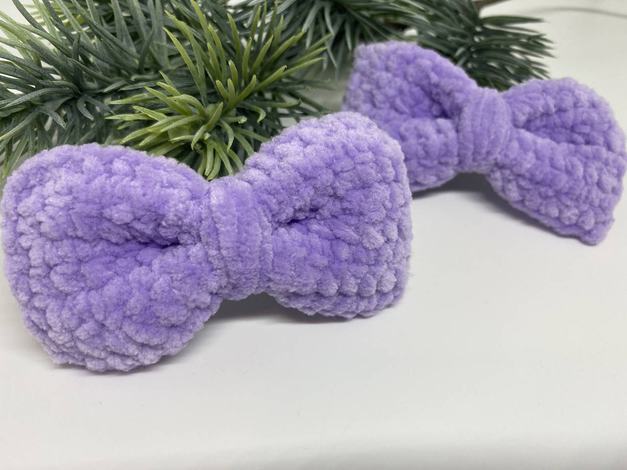 

Бантик ручной работы из плюшевой пряжи, СИРЕНЕВЫЙ, 8,5х5 см