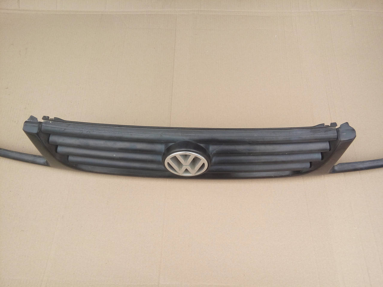 

Решетка радиатора Passat B4/Пассат Б4
