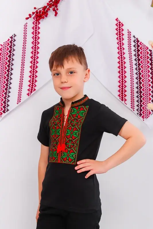 

Вышиванка для мальчика с кор. рукавом