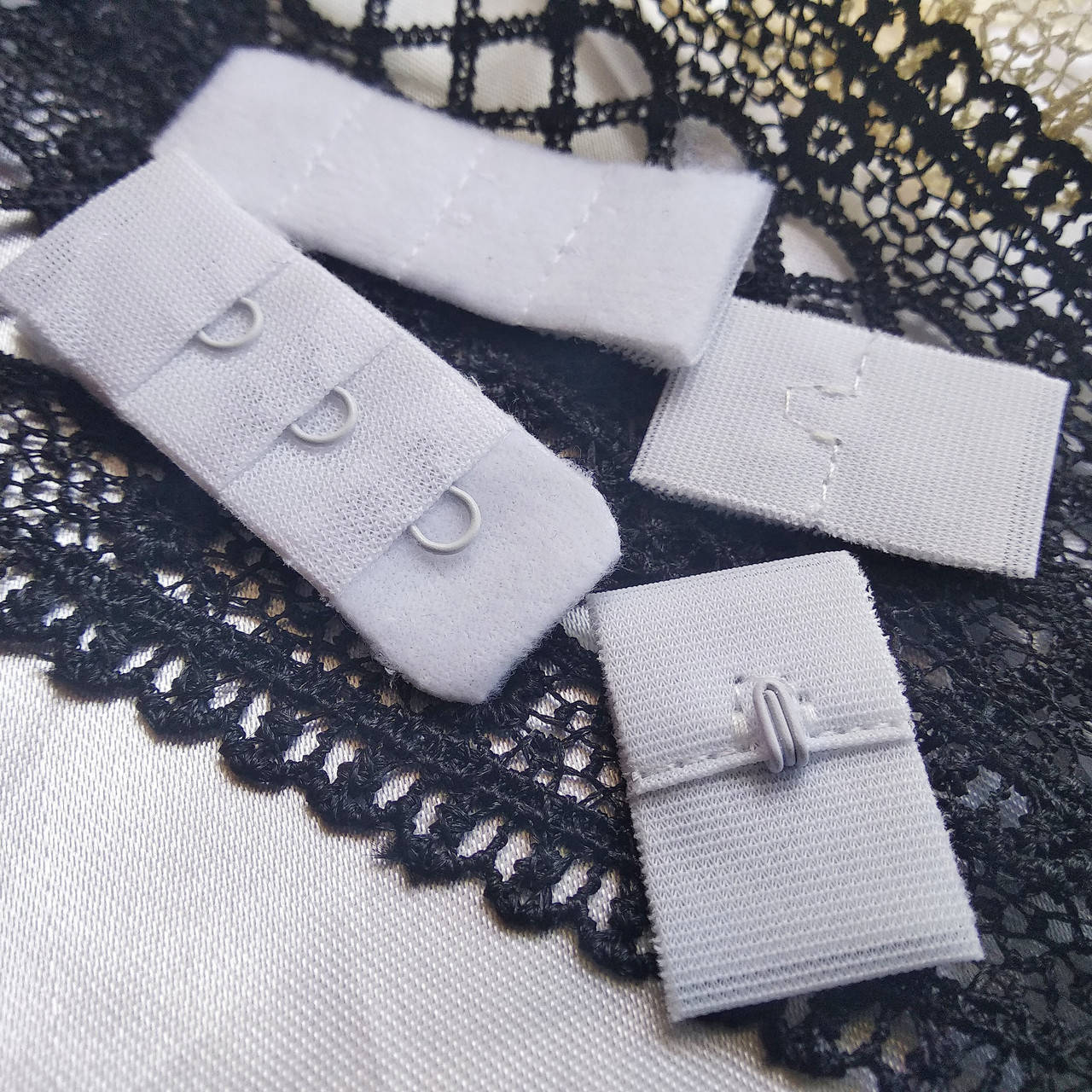 

Застібка на 1 гачок шириною 2 см, біла, Белый