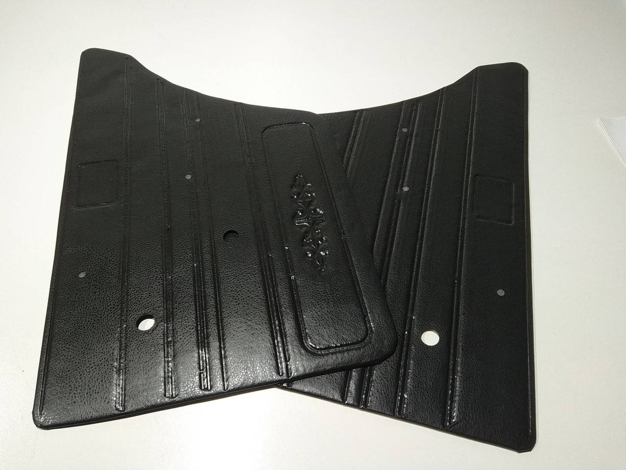 

Карты дверей ВАЗ 2106 (2101-2107) дермантин (пластиковая основа)