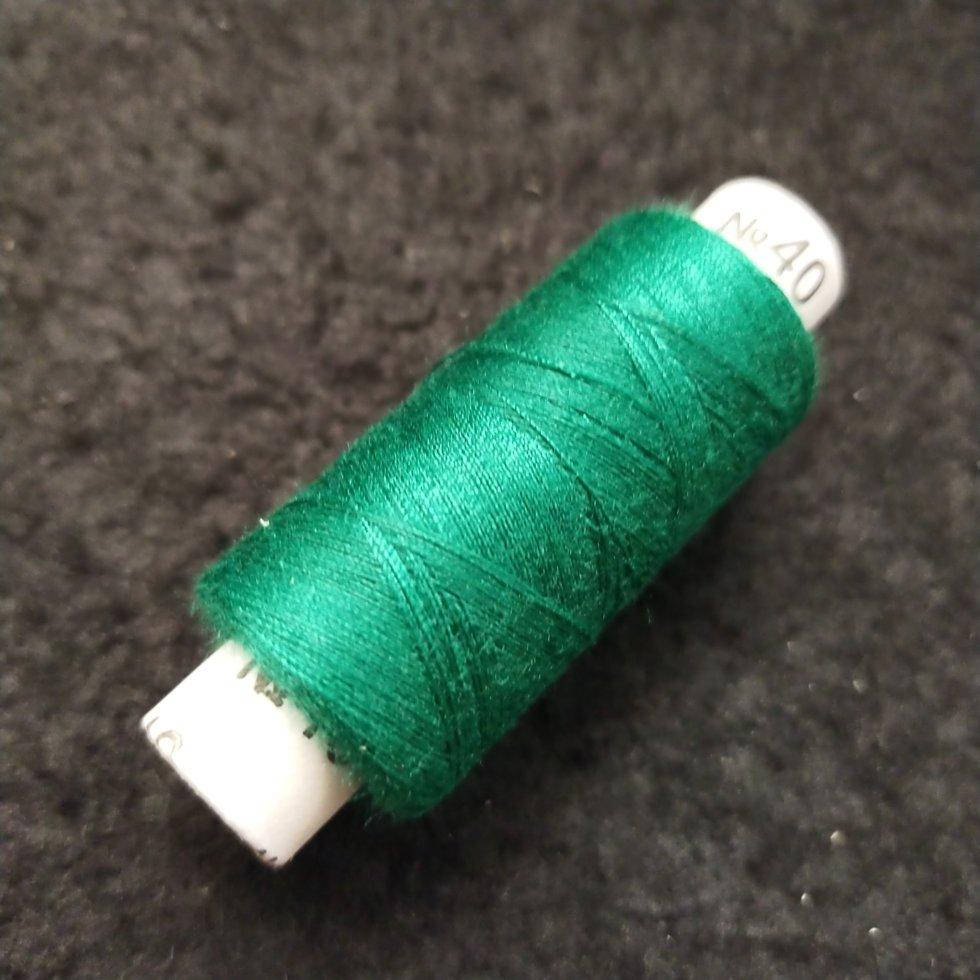 

082 Нитки в катушках, швейные 100 полиэстер 40/2 (боб 200м)