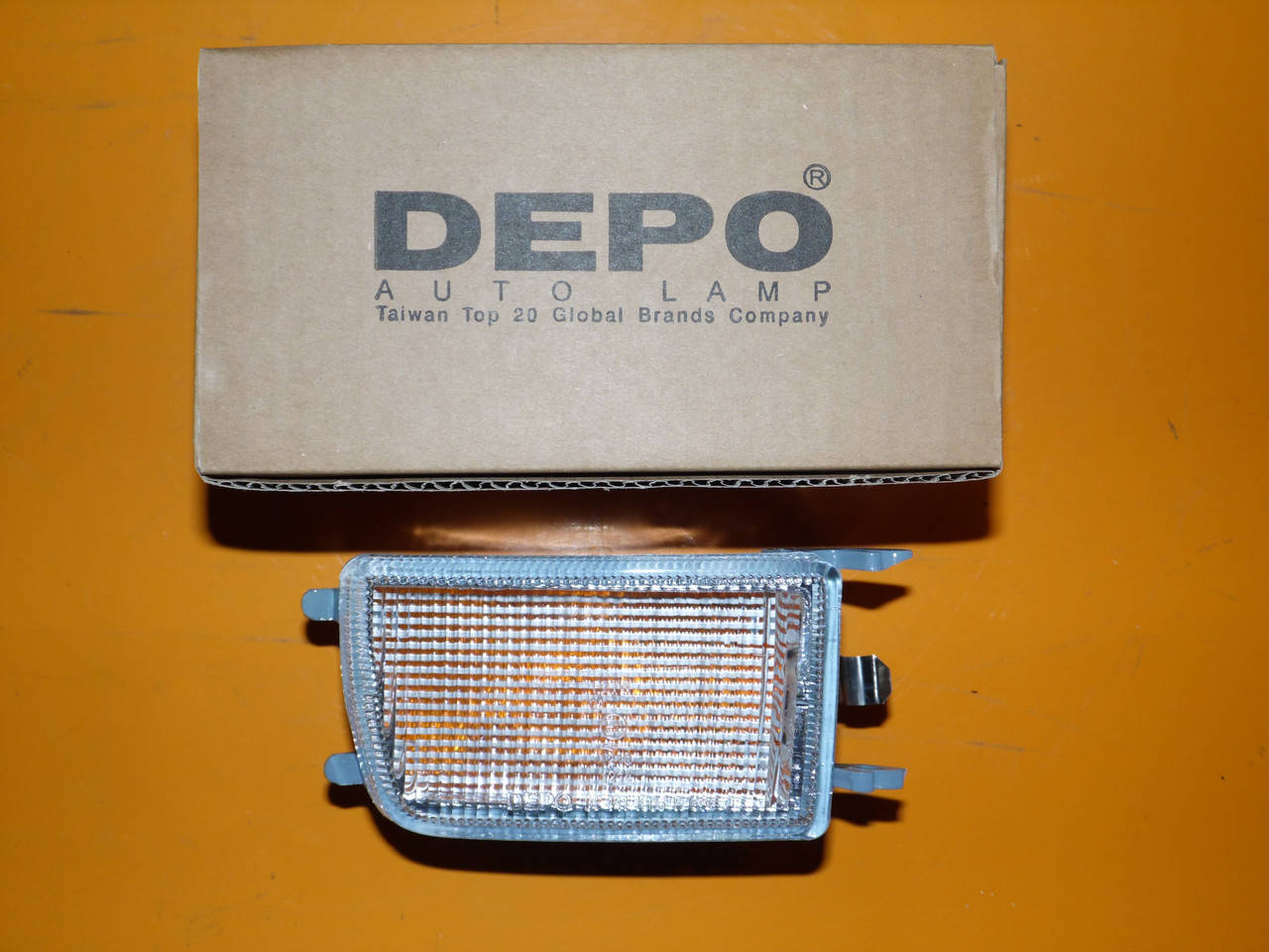 

Указатель поворота белый правый в бампер Depo 441-1606R-UE-C VW golf 3 vento