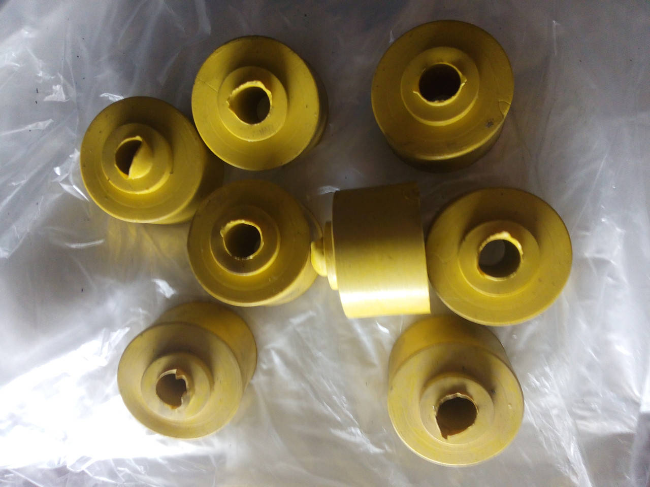 

Втулка амортизатора верхняя ВОЛГА, ГАЗ 24, 2410, 31029, 3110 полиуретан