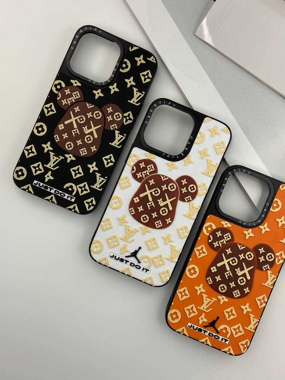 

Чехол Louis Vuitton Kaws на iPhone 13 Pro Max | Чехол Луи Витон Kaws на айфон 13 Про Макс, Разные цвета