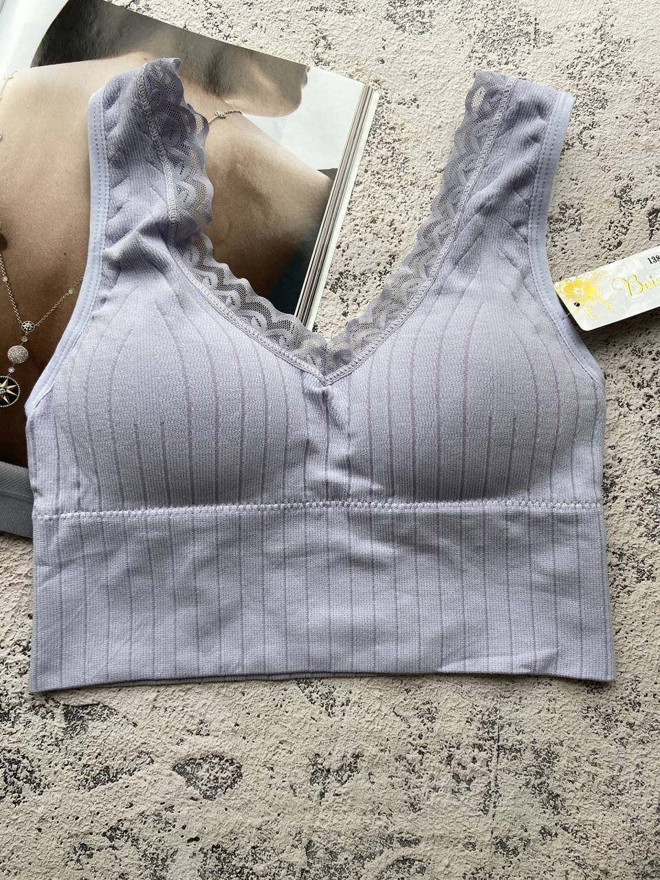 

Сиреневый женский бесшовный топ с чашками