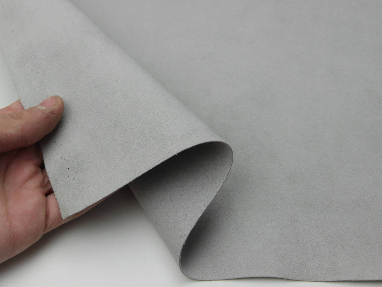 

Алькантара светло-серая 4978A ширина 1,45м (Италия)