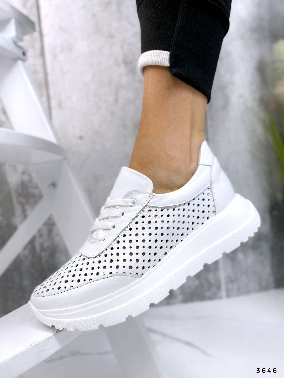 

Кроссовки женские кожаные с перфорацией на толстой подошве Sasha белый 40 размер