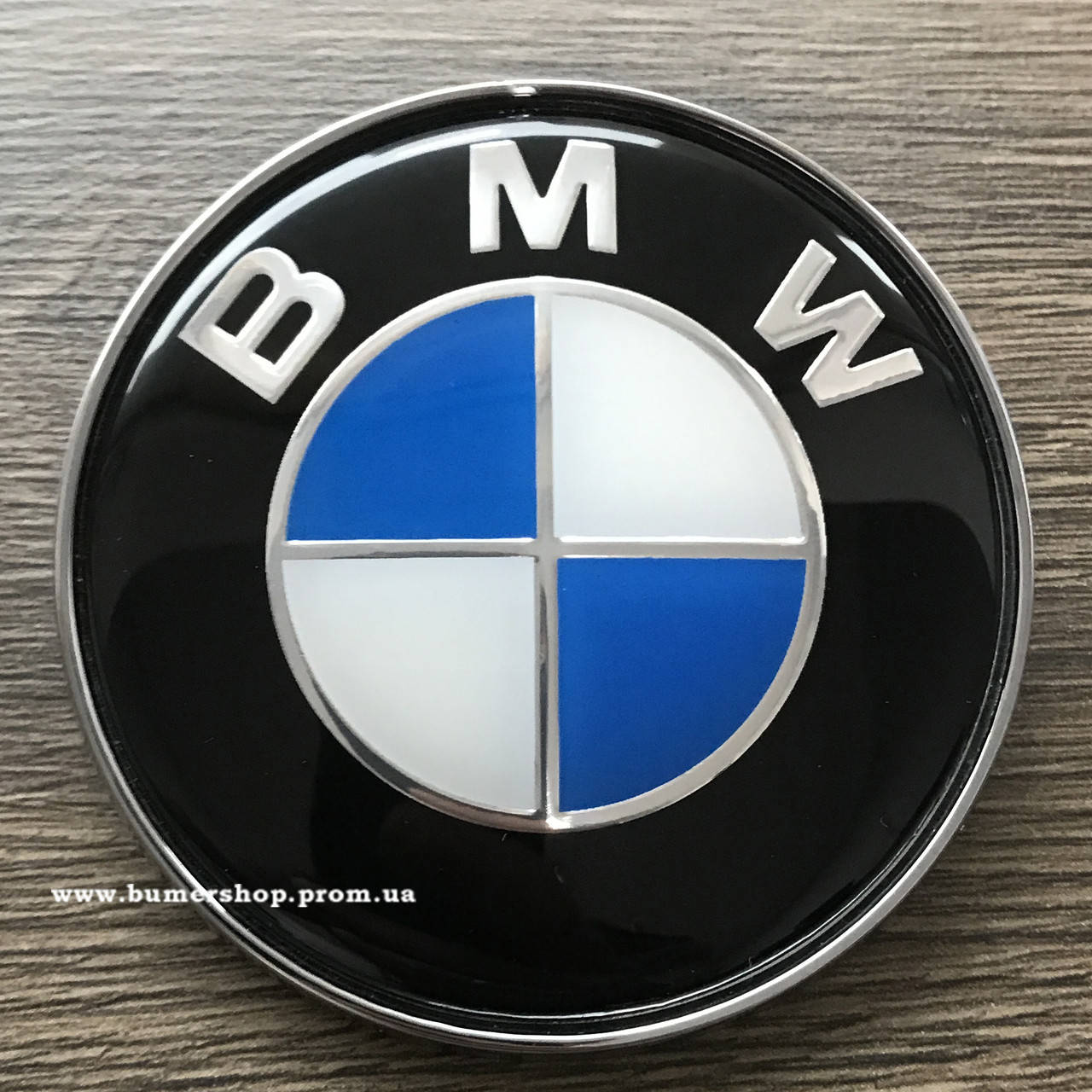 

Эмблема на капот bmw/ багажник бмв е30 е36 е46 е38 е39 е53 е60 е70 е90 (74мм)