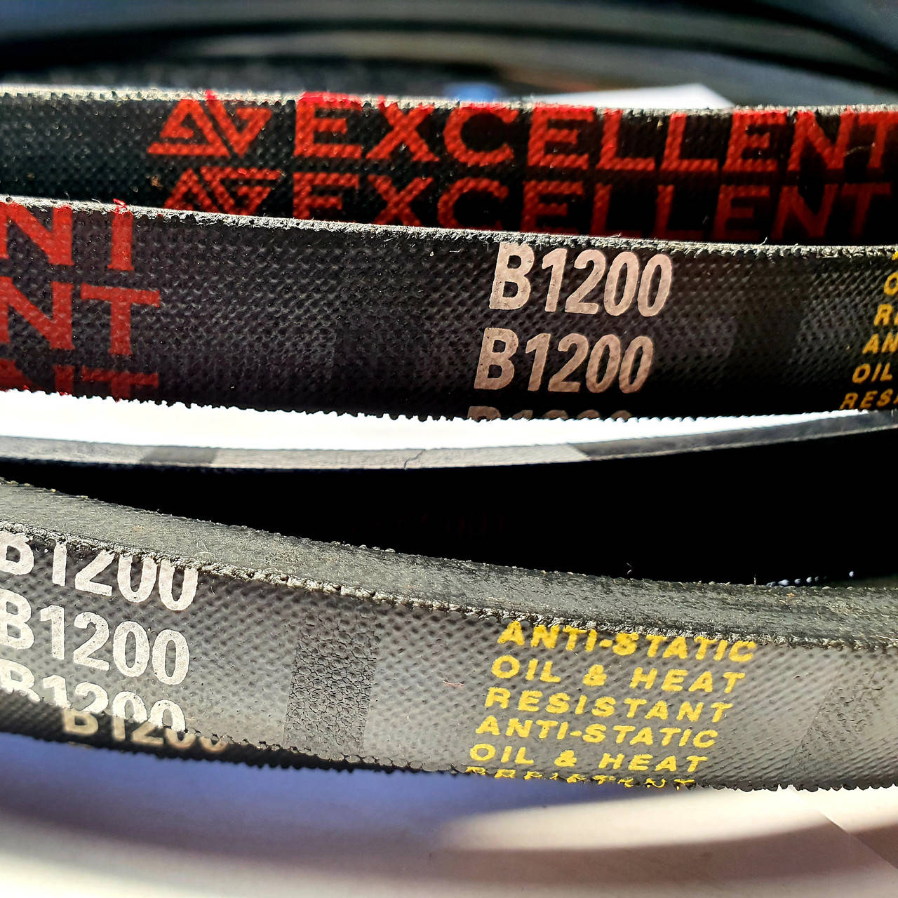 

Ремень приводной клиновой В (17х11)-1200 EXCELLENT