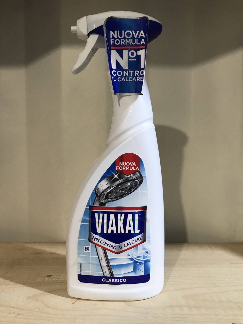 

Чистячий та дезінфікуючий засіб для ванної Viakal Classico, 700мл