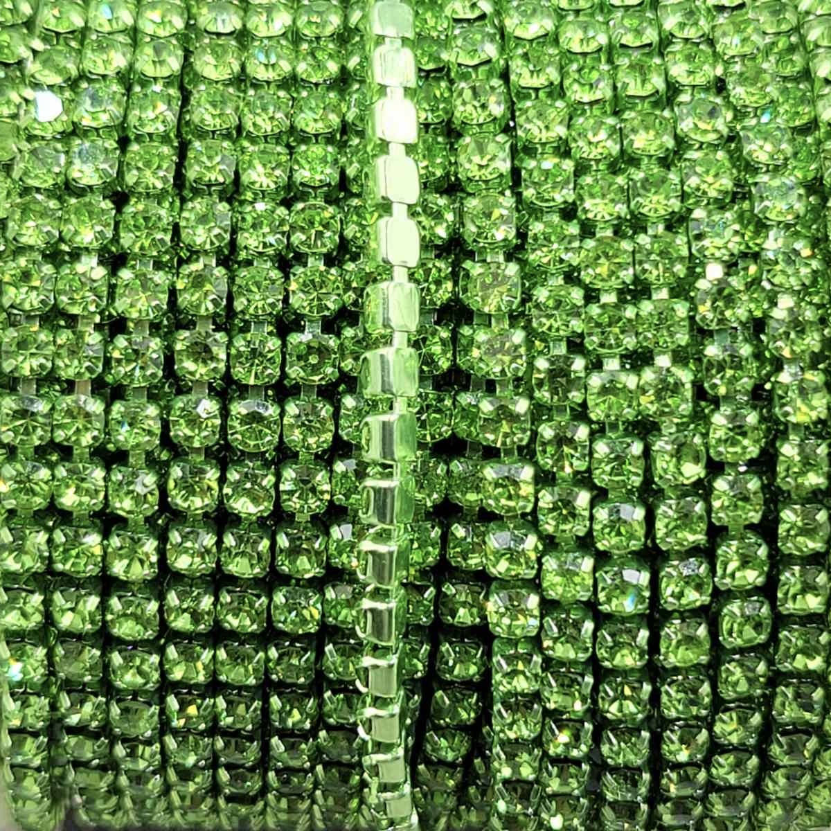 

Стразовая цепь ss6 (2 мм) салатовый в однотонном металле 10 ярдов А-17 (peridot)