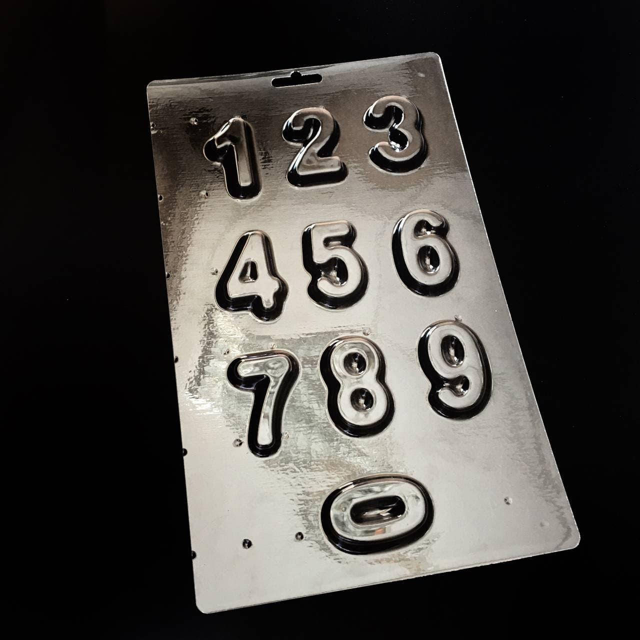 

Форма для шоколада пластиковая "Цифры"