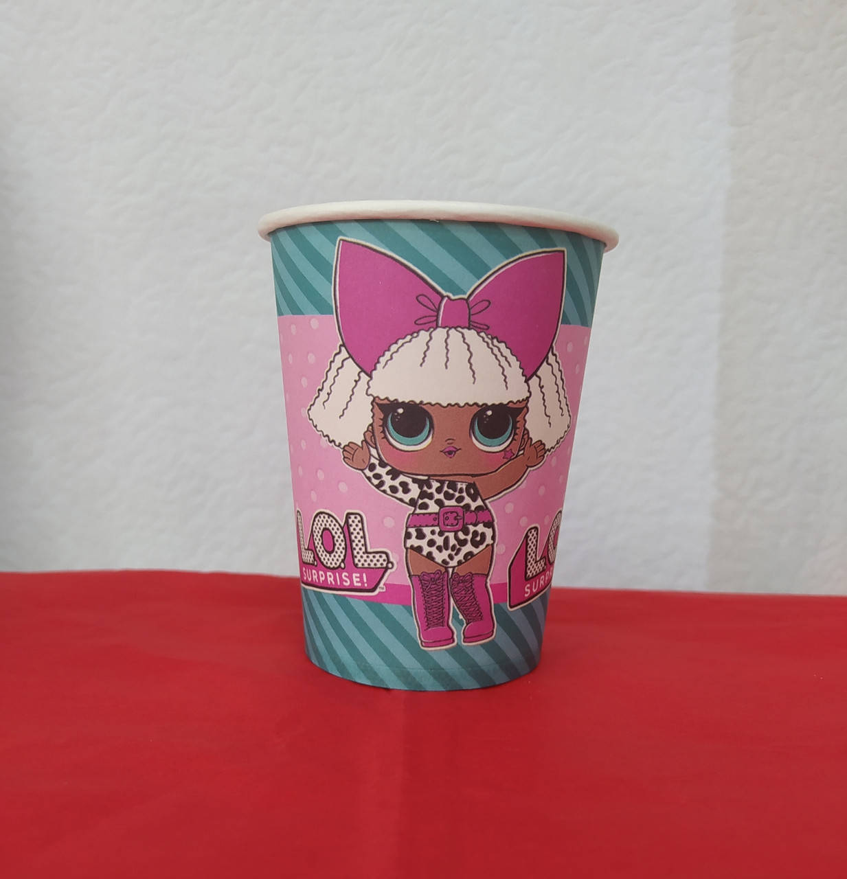 

Набор бумажных стаканов принт куклы Лол 250мл 5шт.