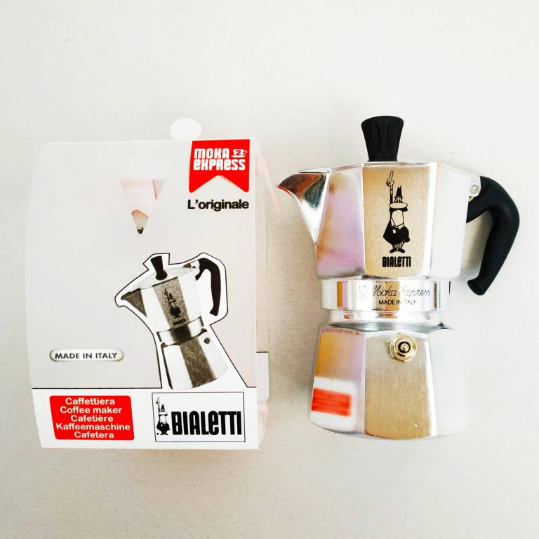 

Кофеварка гейзерная Bialetti Moka Express на 2 чашки, (90 мл)