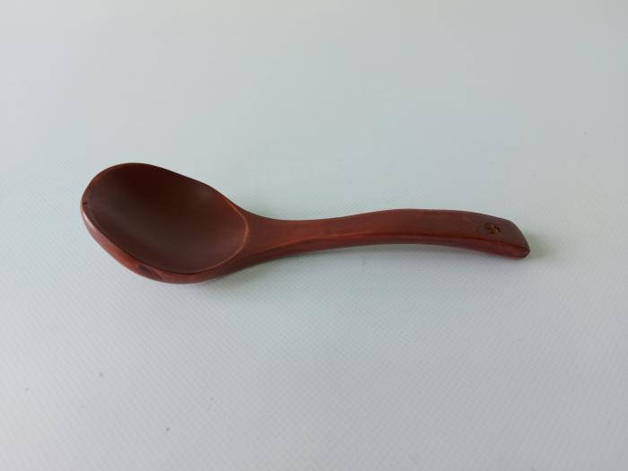 

Ложка деревянная для ухи 6*5,7 cm, L 18,5 cm.