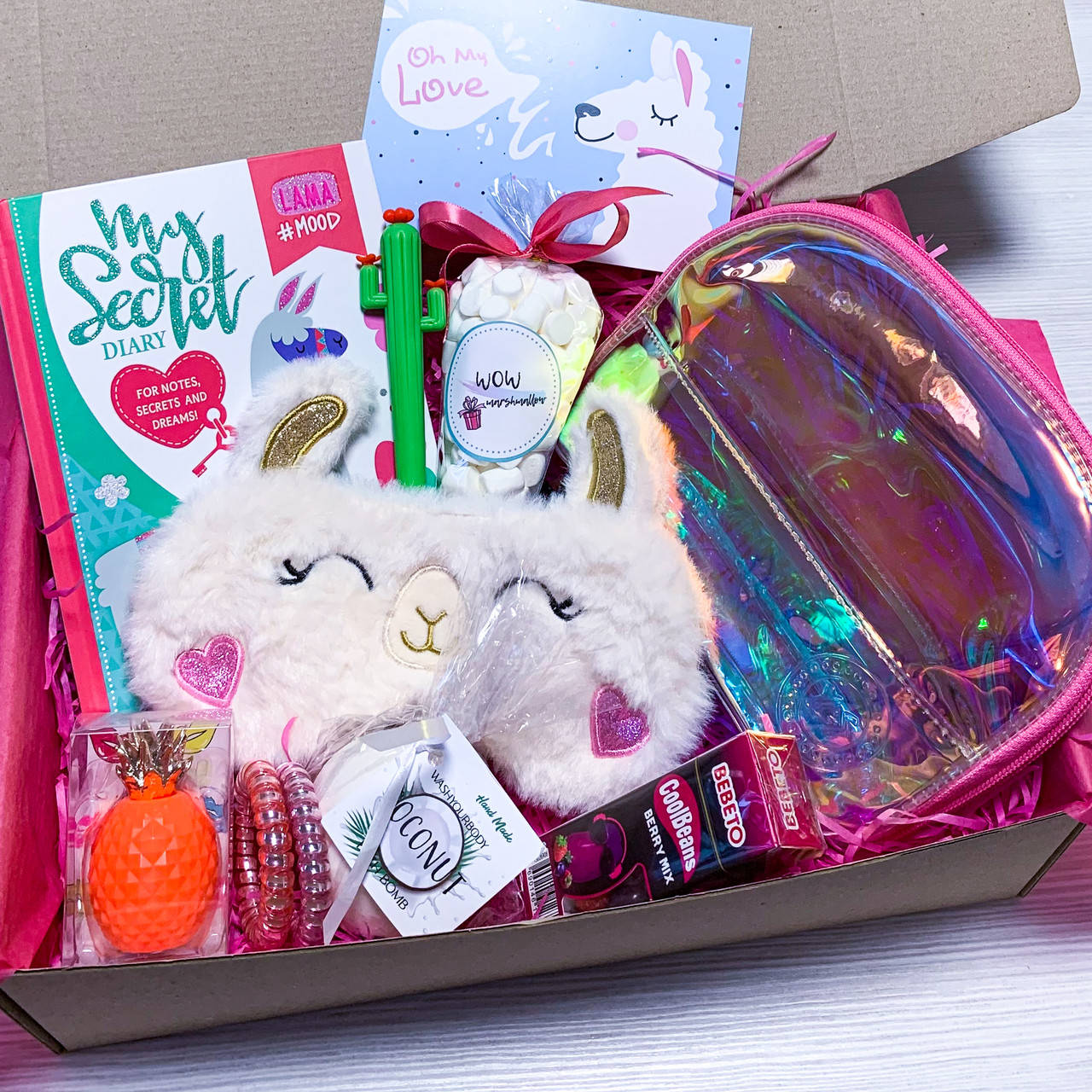 

Подарочный бокс для девушки от Wow Boxes "Llama Box №1"