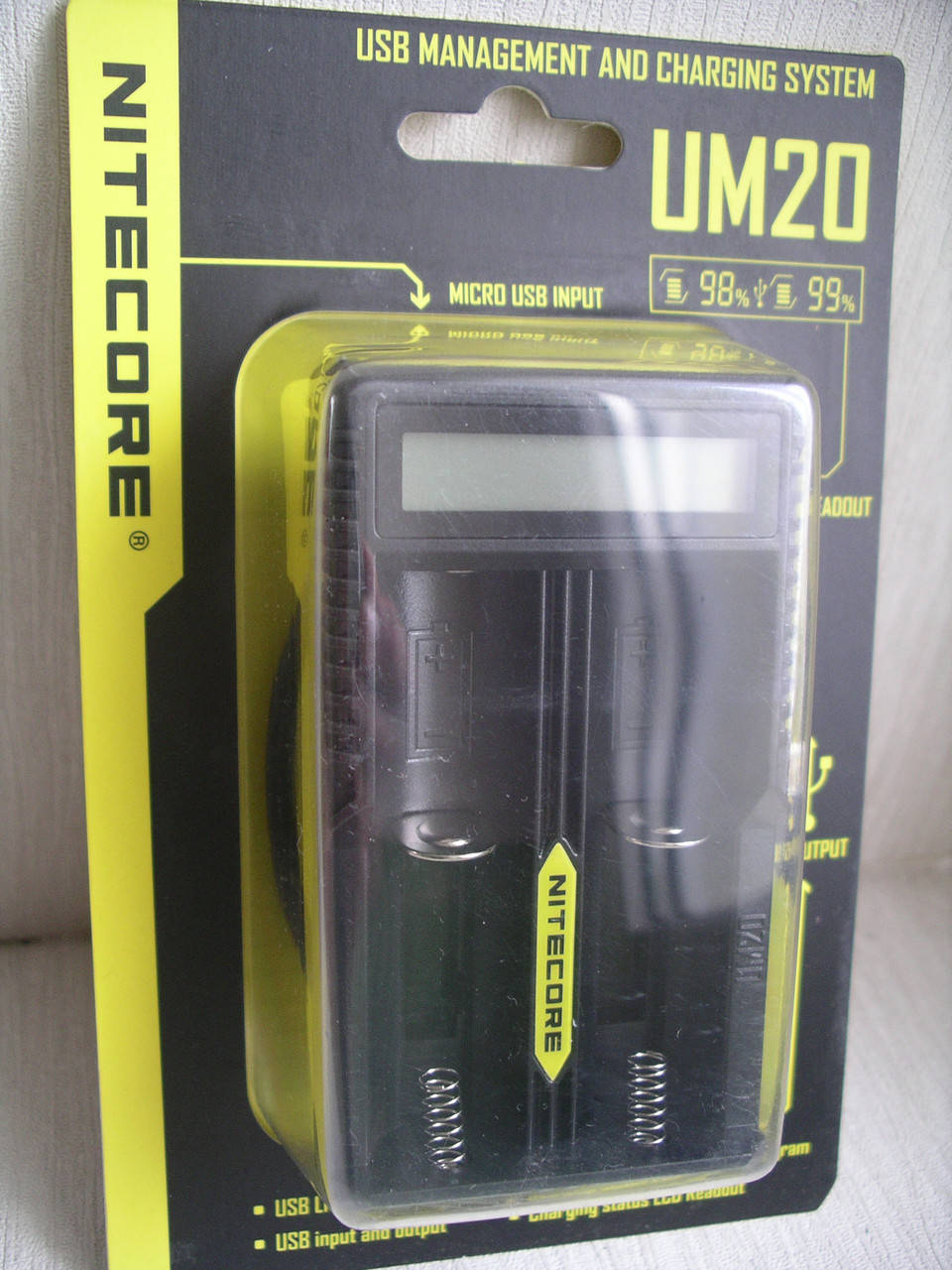 

Зарядное устройство Nitecore UM20