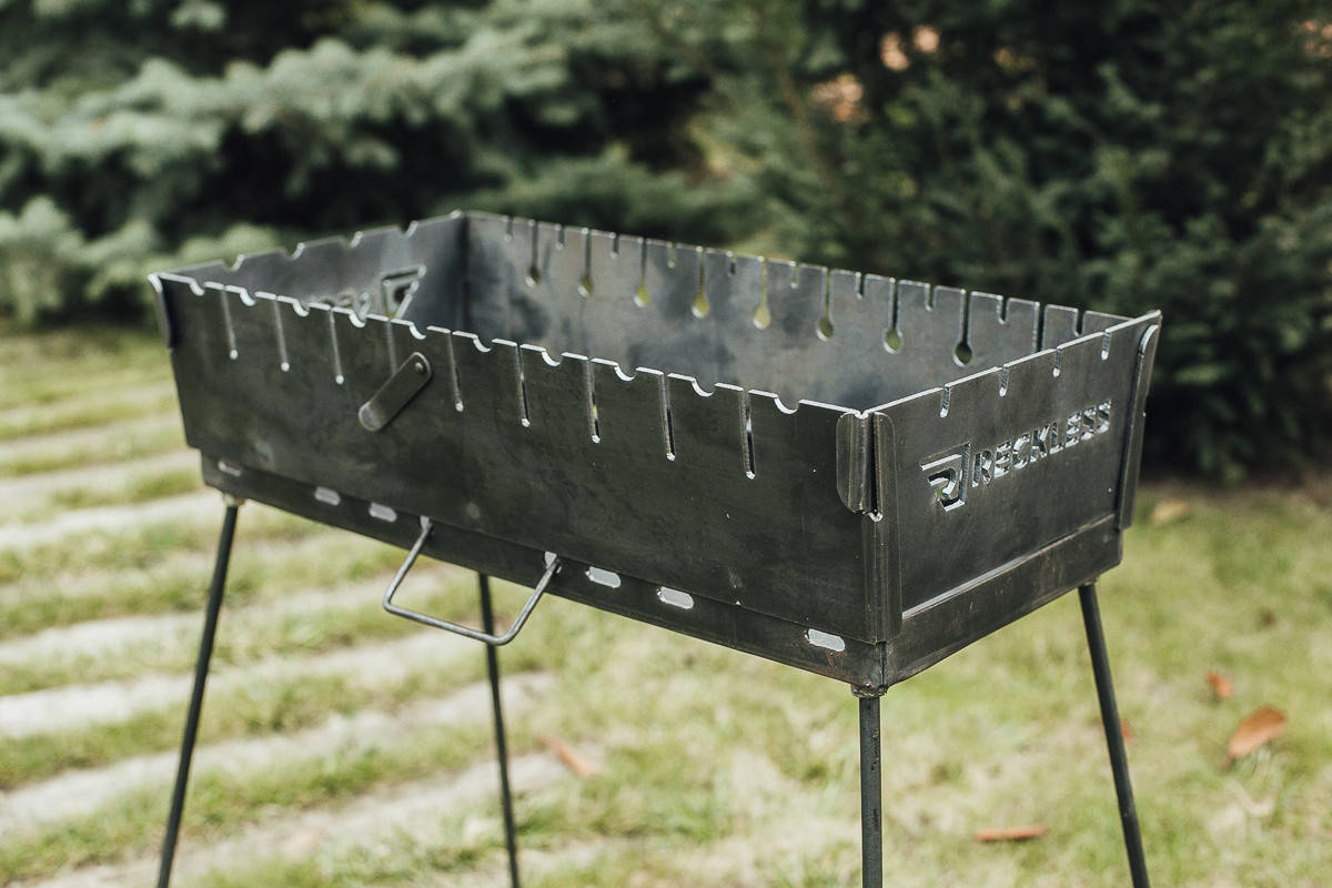 

Мангал Reckless раскладной чемодан на 8 шампуров 3 мм двухуровневый c чехлом .