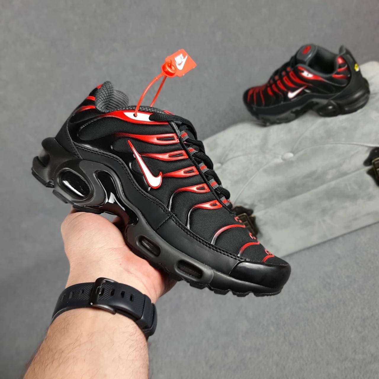 

Кроссовки NIKE TN Plus