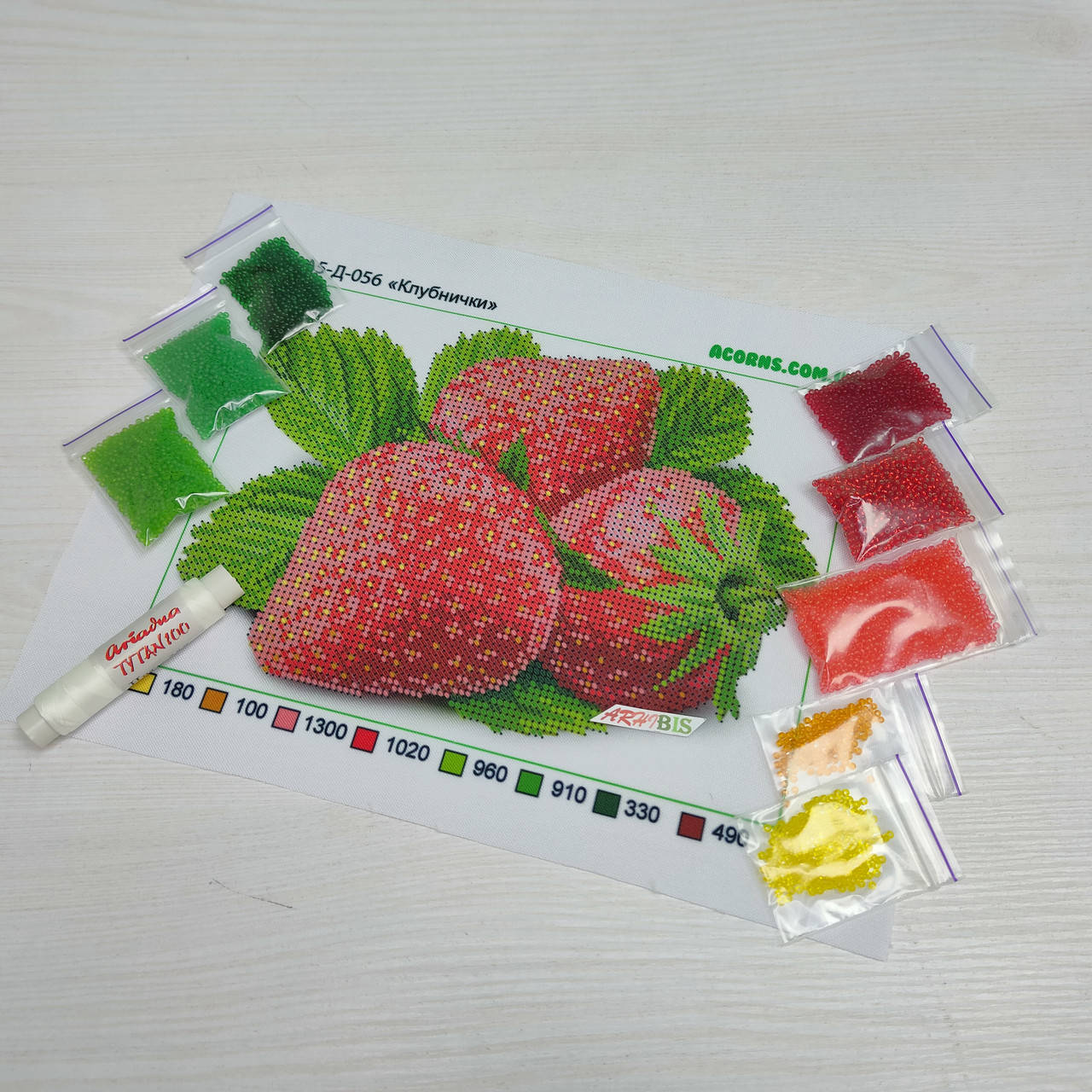 

Набор для вышивания бисером "Клубнички"