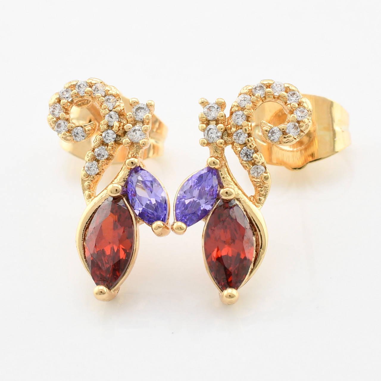 

Серьги гвоздики 21891 размер 16х7 мм разноцветные фианиты вес 1.8 г позолота 18К