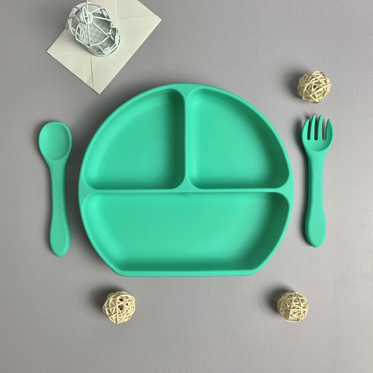 

Секционная тарелка с ложкой и вилкой на присоске GrowUp Мята, Зелёный