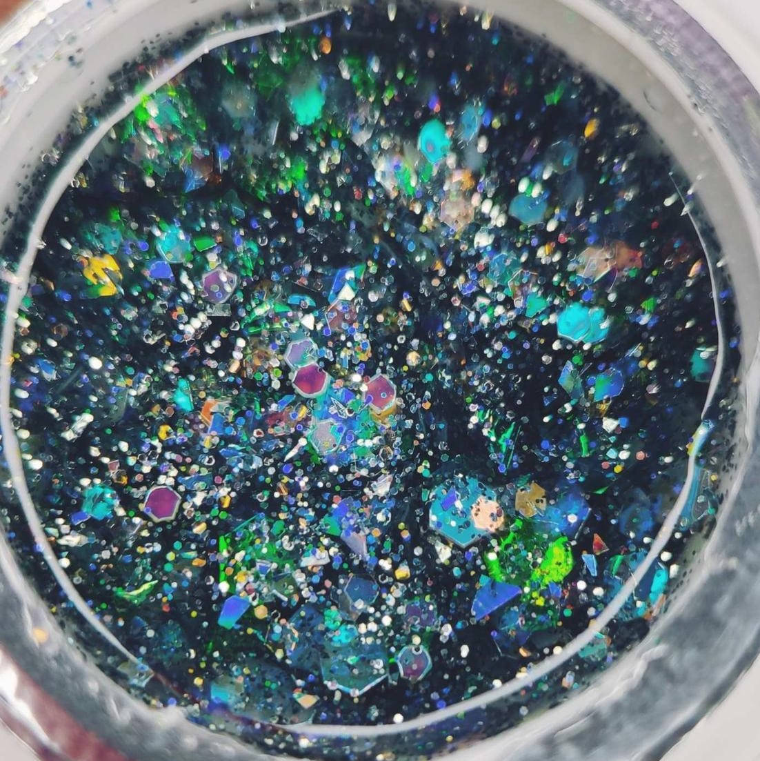 

Люминесцентный глиттерный гель для маникюра Global Fashion Luminous Glitter gel 11