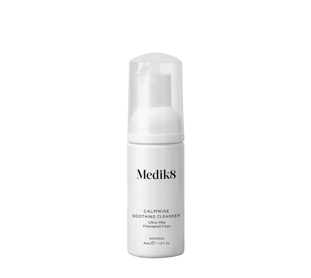 

Маленька очищаюча пінка для чутливої шкіри - Medik8 Calmwise soothing cleanser mini