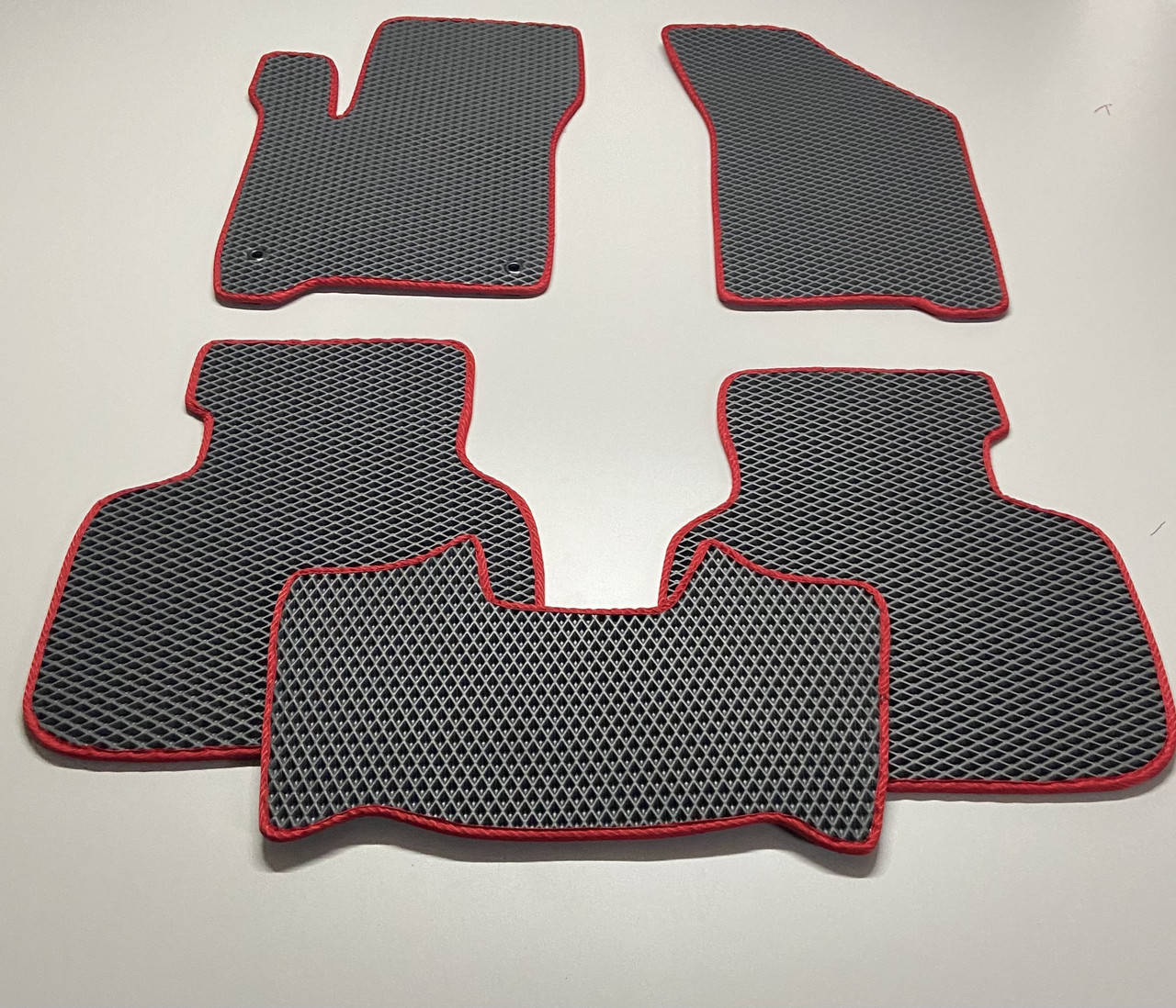 

Коврики автомобильные Autotextile в салон Dodge Journey (2009->) полимерные, cерые (EVA), Серый